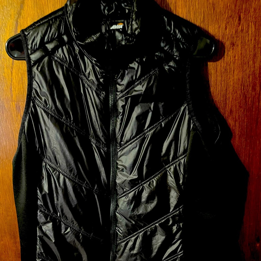 Black puffy vest size 2x